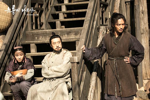 دانلود سریال کره ای شش اژدهای پرنده 2015 Six Flying Dragons