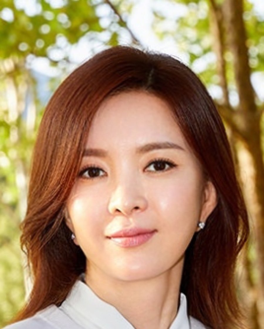 Shin Eun Jung