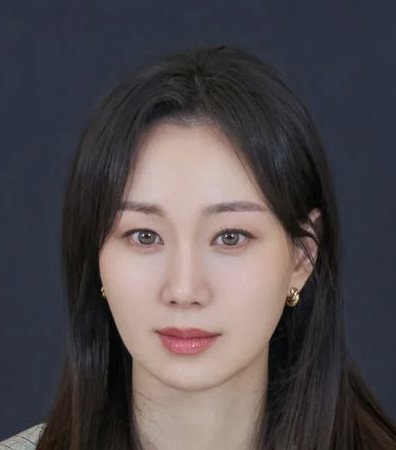 Lee Yoo Young